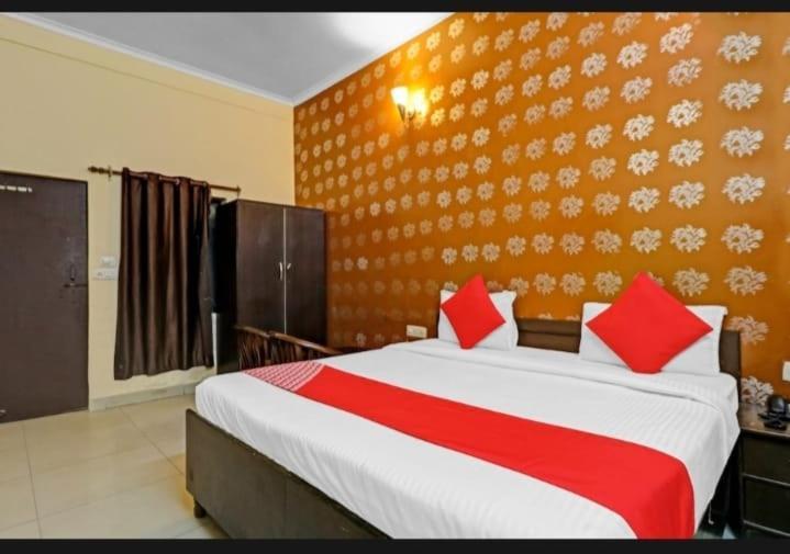 The Hotel Grace Place Inn Neu-Delhi Exterior foto